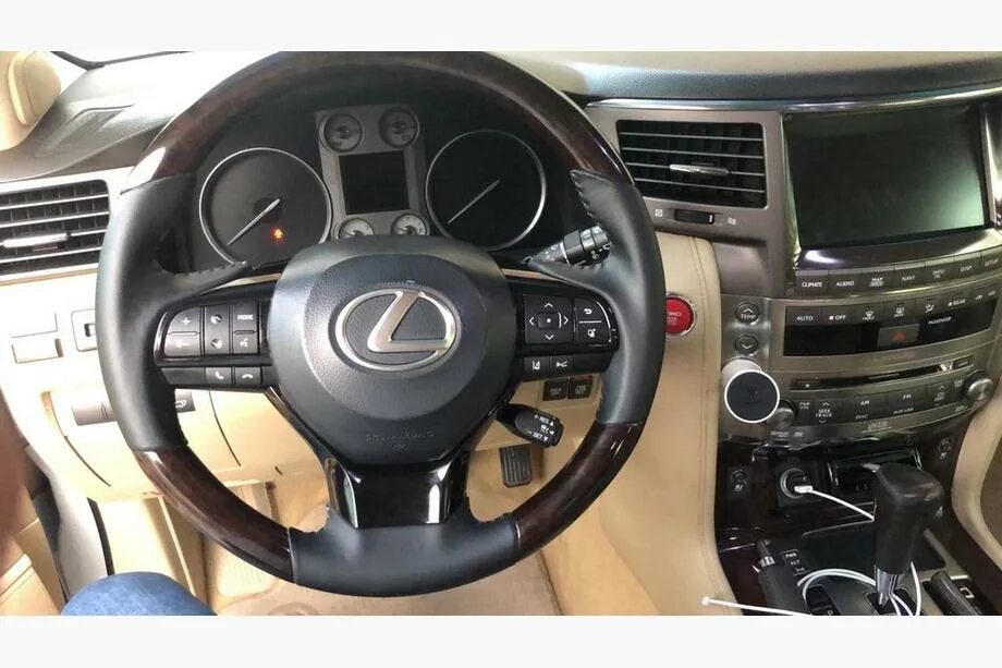 Лексус лх руль. Руль lexus lx 570. Руль лексус 570 2011. Руль лексус 570. Руль lexus lx 570.