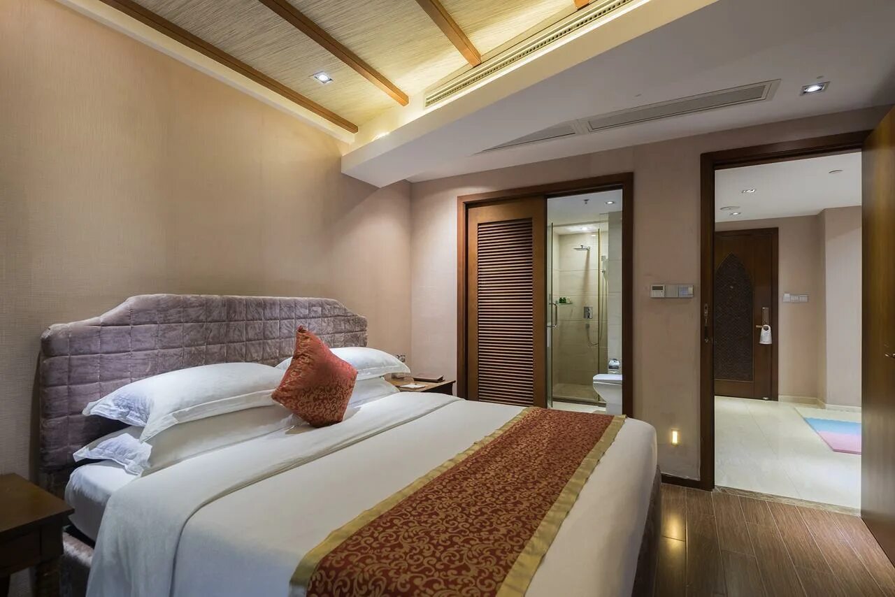 Harman hotel sanya 5 номера. Harman hotel sanya ванная в номере. Four seasons ocean courtyard хайнань. Hyton hotel sanya 4*. Бэйдайхэ отель золотая гора.