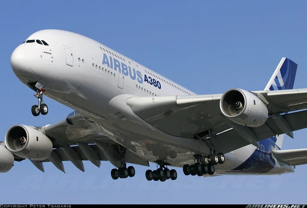 Airbus a380. Самолёт Airbus a380. Эйрбас 380. Самолёт Аирбас а380. Самолет 380 а380.