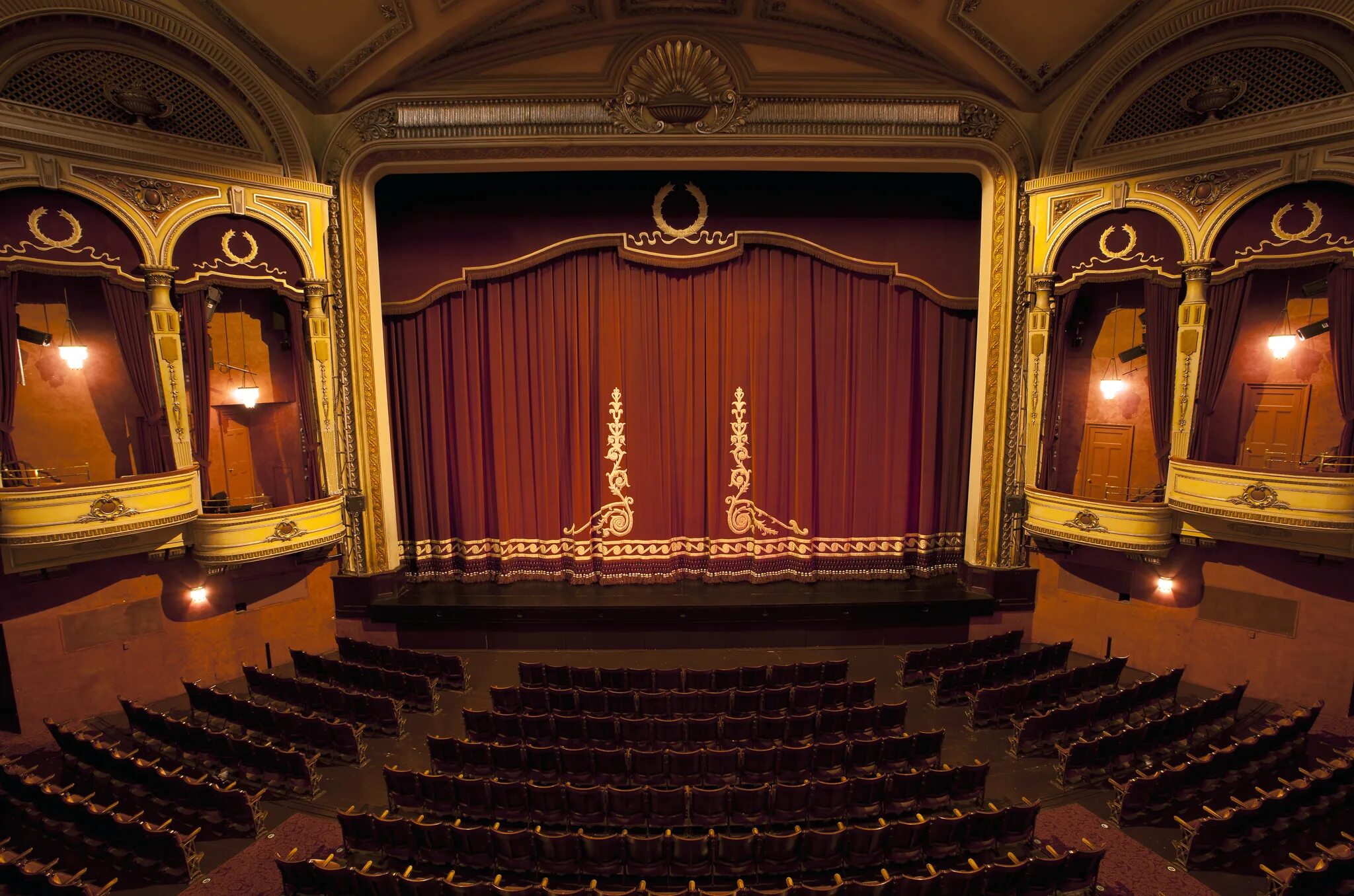 Театр Акимова фото зала. Театр «Edinburgh Festival Theatre». Ююютатар. Teatrl. Theatre com