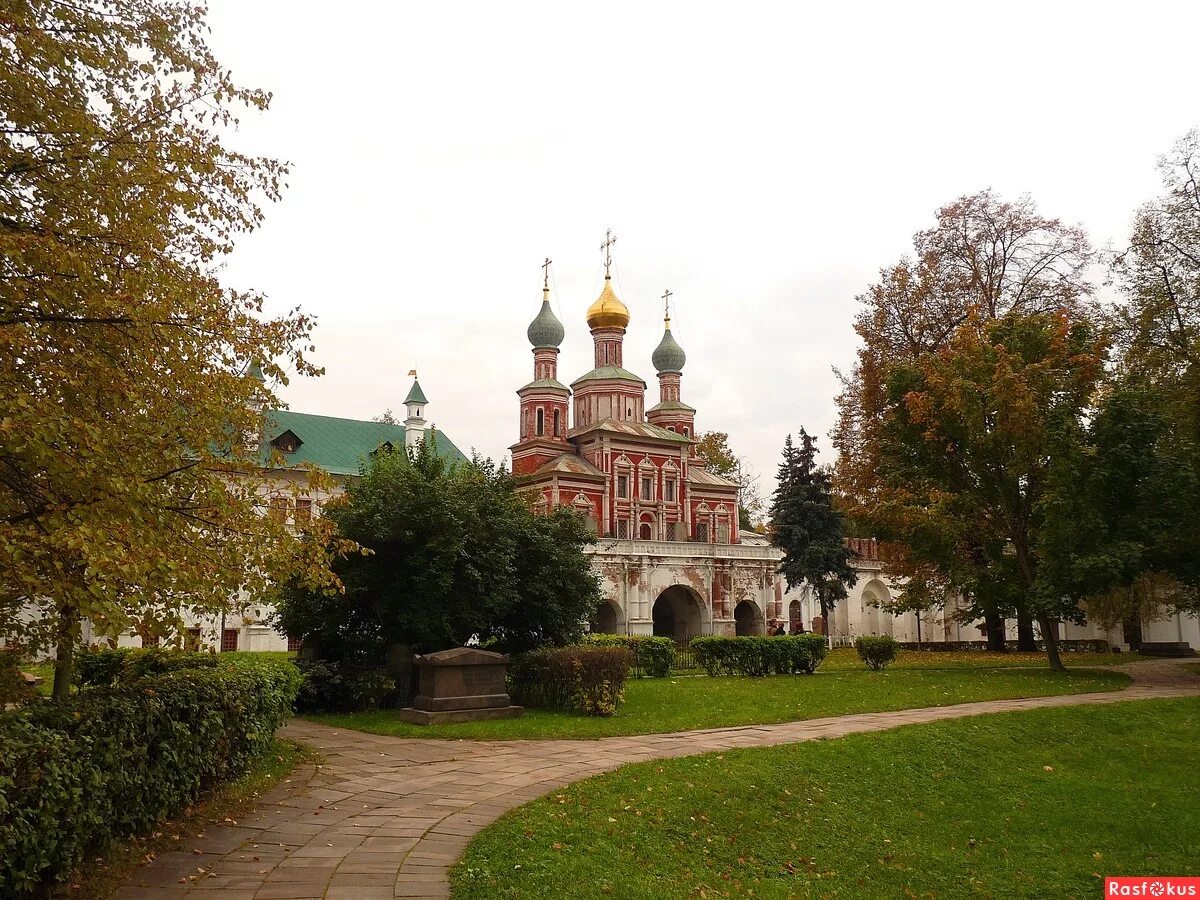 Фото: В Новодевичьем монастыре. Фотограф Давид Острун. Другое. Фотосайт Расфокус