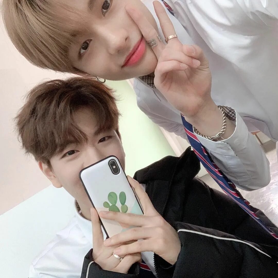 Сынбины. Хёнджин и чонин. Bts art 18 вигуки. Bts taekook art. Сынмин и минхо.