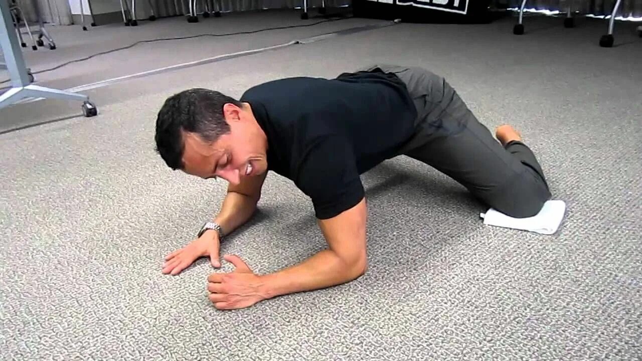 I need to stretch out. Frog stretch. frog stretch exercises. гибкий стан мужчина. flexibility stretch zero.