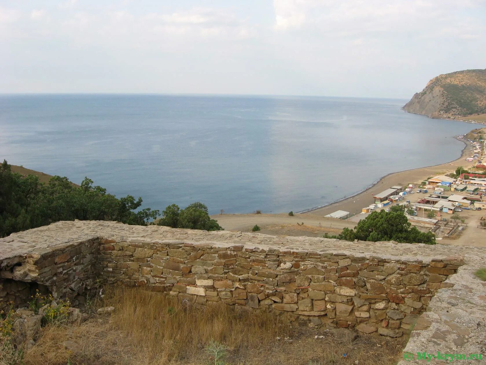 Погода крым веселая. Село веселое Крым. Мыс Агира Крым. Пляж село веселое Крым. Мыс Чобан Куле пляж.