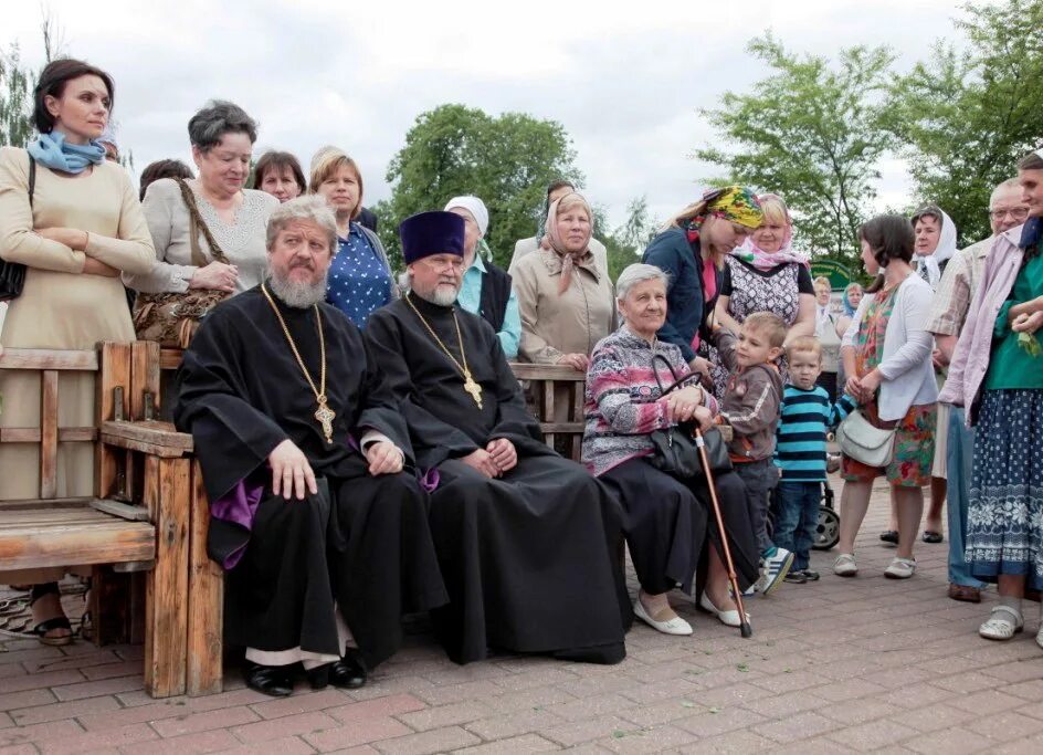 священники в годеново. храм свиблово живоначальной расписание богослужений. храм свиблово живоначальной расписание богослужений. колокольня в храме живоначальной троицы в свиблово. храм свиблово живоначальной расписание богослужений.