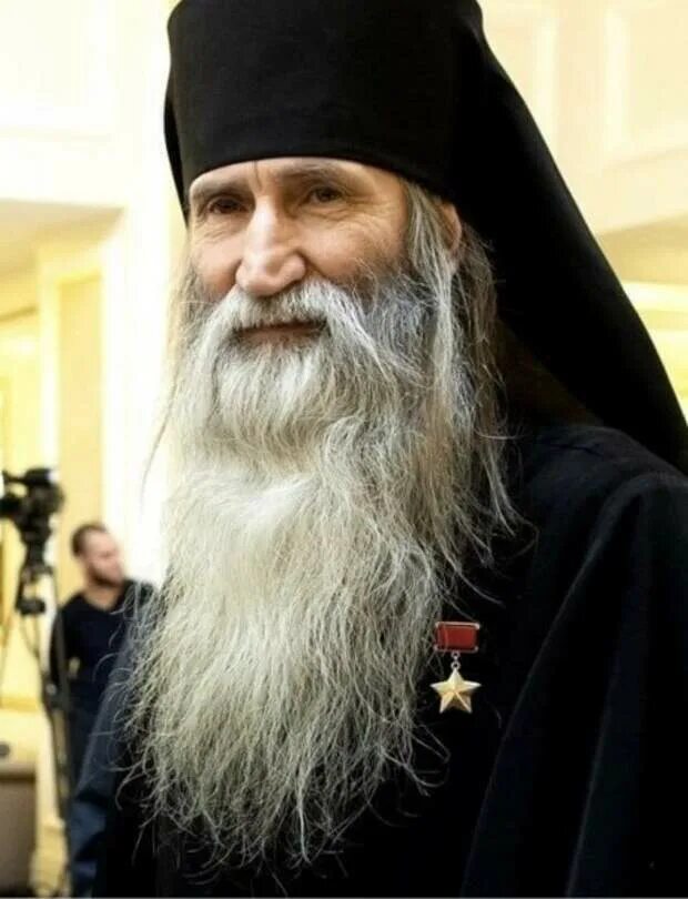 Священник герой. Инок киприан бурков. Протоиерей николай колосов. Митрополит алексий коноплев. Монах герой советского союза киприан бурков.