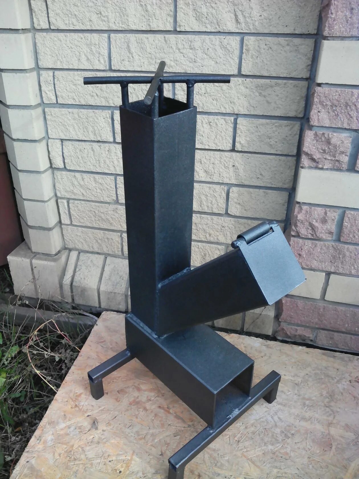 Ракетная печь 100x100. Походная печь из профильной трубы 80 мм. Походная реактивная печь робинзон. Печь ракета из трубы 80*80. Печь ракета из профильной трубы 100/100.