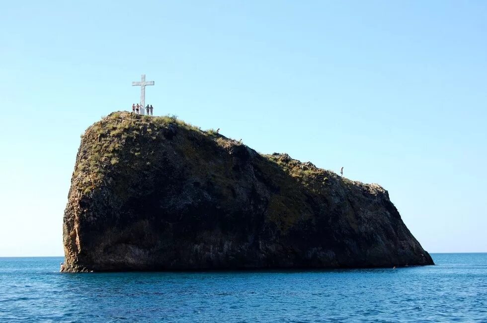 траулер мыс шельтинга. море приморский край маяк. траулер бмрт. мыс моряк. батм поллукс.