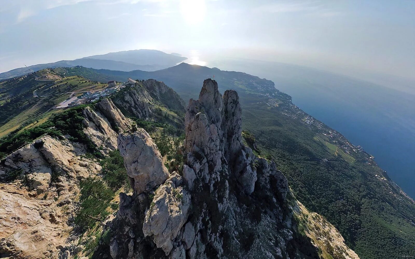 Высота скал в крыму. Высота горы ай Петри. Высота ай-Петри в Крыму. Природа ай Петри. Крымские горы ай Петри.