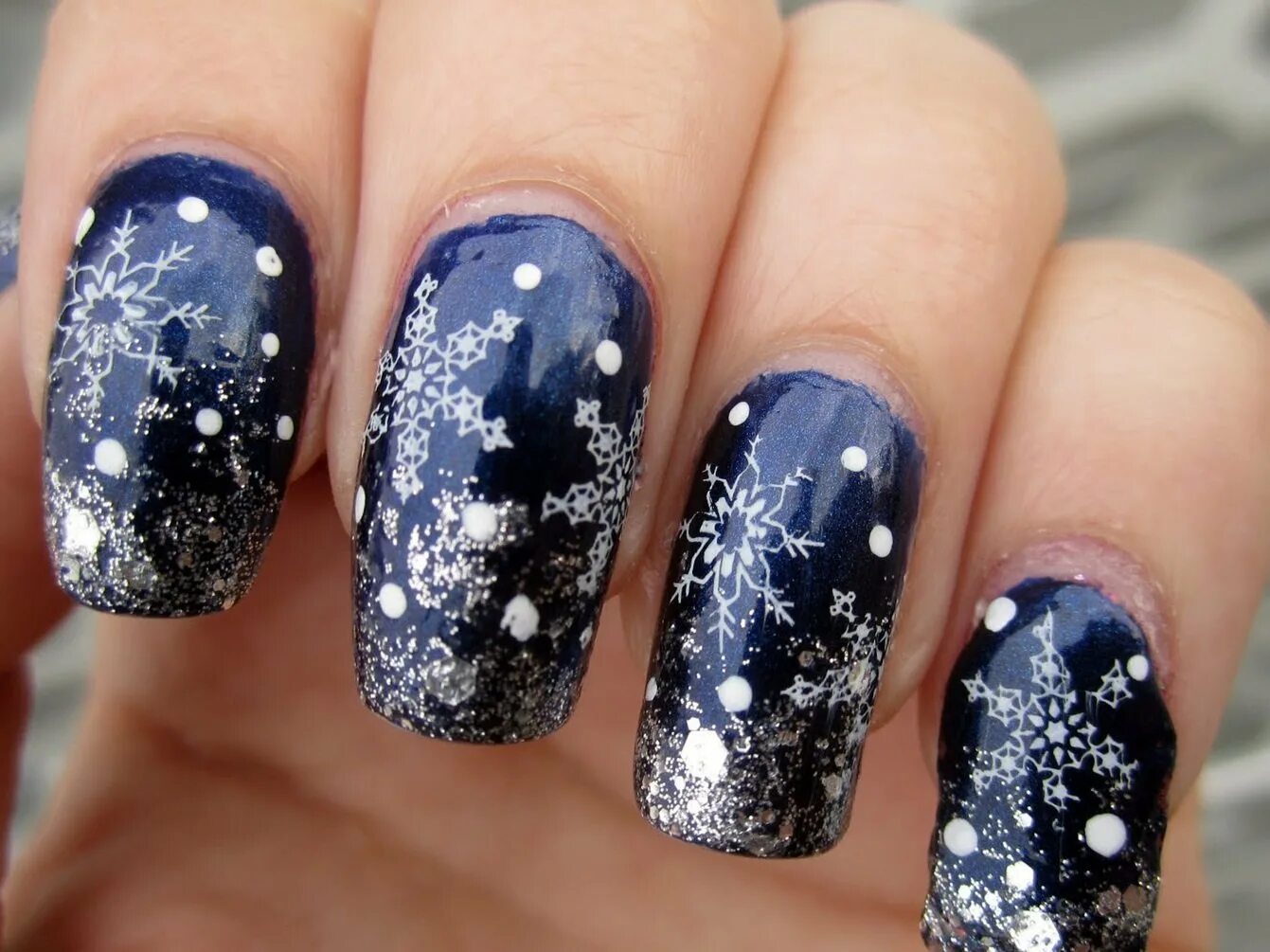 дорогой новогодний маникюр