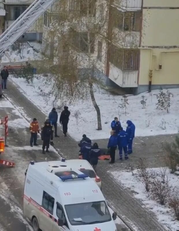 Белгород страдает. В Белгороде мужчина упал с пожарной лестницы. Упал с пожарной лестницы. Парень выпрыгнул из окна.