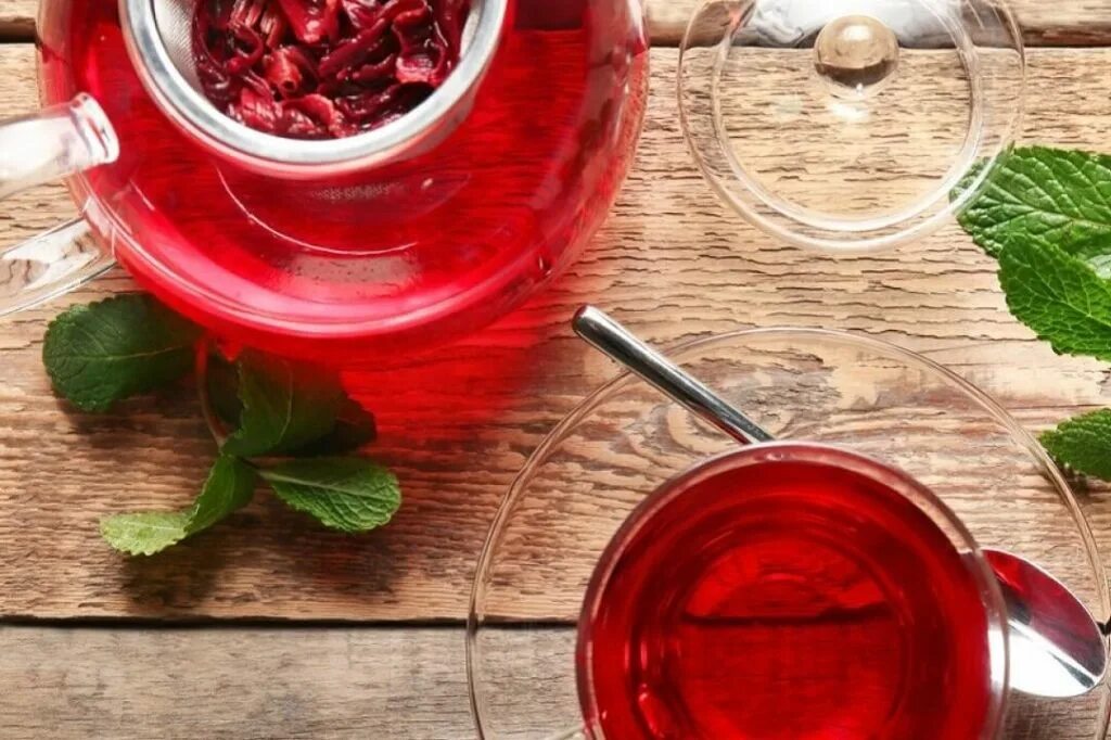 Каркаде польза и вред для здоровья. Каркаде (гибискус). Красный чай каркаде. Ebegümeci Çayi каркаде. Чай "каркаде".