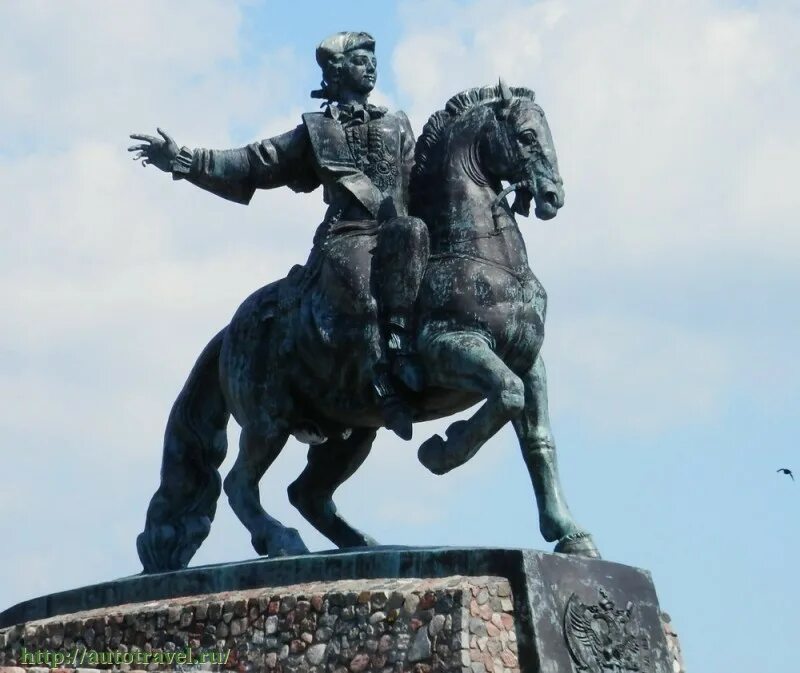 Памятник елизавете петровне в балтийске. Памятник елизавете петровне в балтийске. Памятник императрице елизавете петровне в балтийске. Памятник императрице елизавете. Памятник елизавете петровне в балтийске.