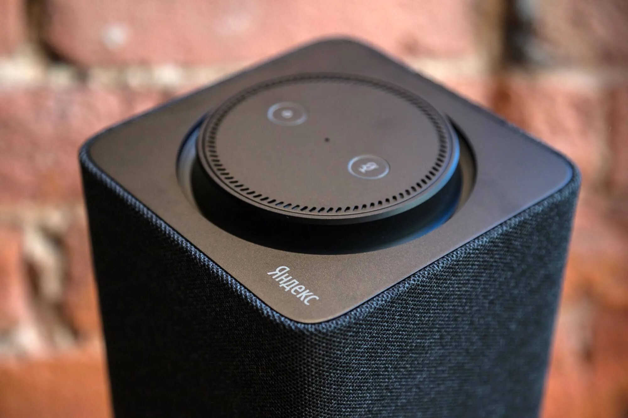 колонка алиса станция 2. умный дом станция 2. умный дом станция 2. умная колонка в интерьере. алиса колонка 65вт.