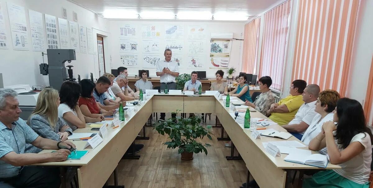 Сайт волжского впт. Волжский политехнический техникум директор. ВПТ Волжский. Волжский политехнический колледж.