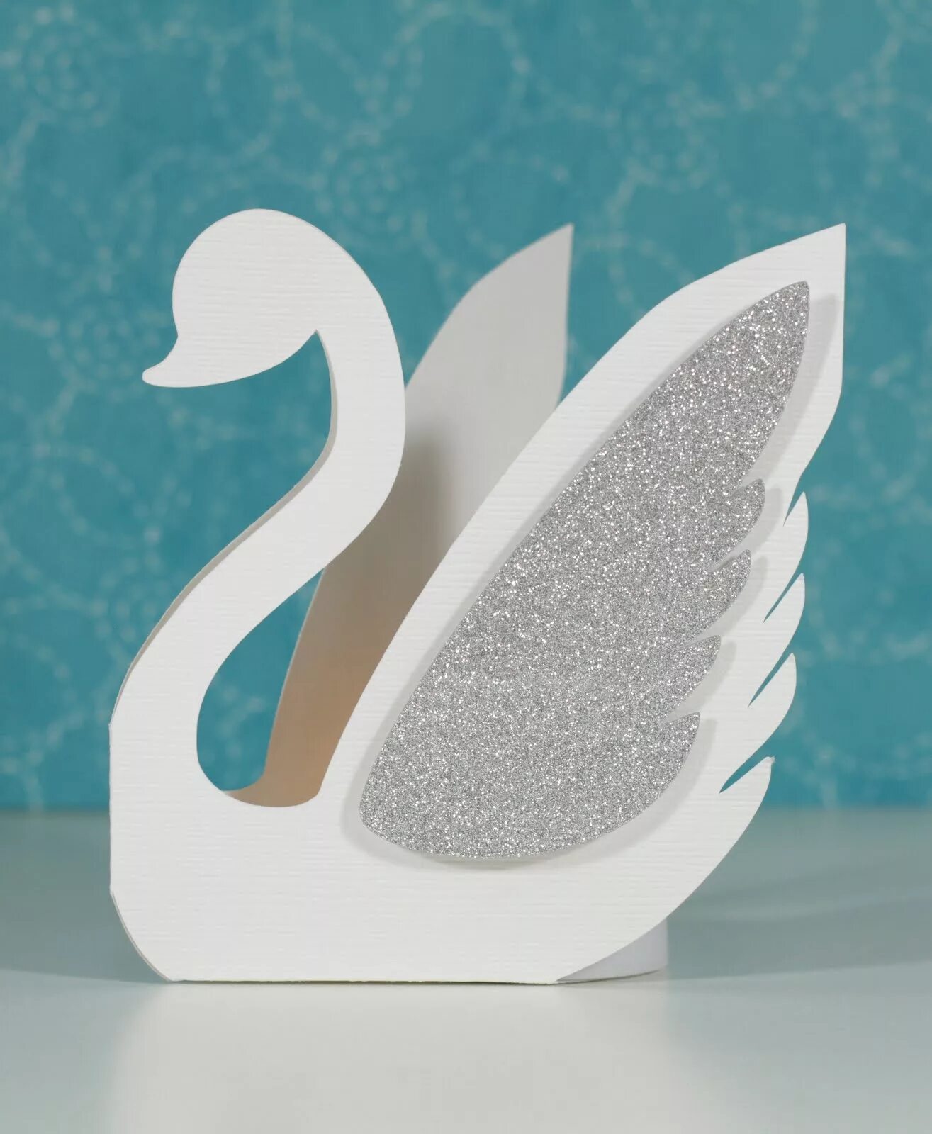 лебедь трафарет. лебедь силуэт для вырезания. лебедь из модулей. лебедь поделка из бумаги для детей шаблон. объемный лебедь.