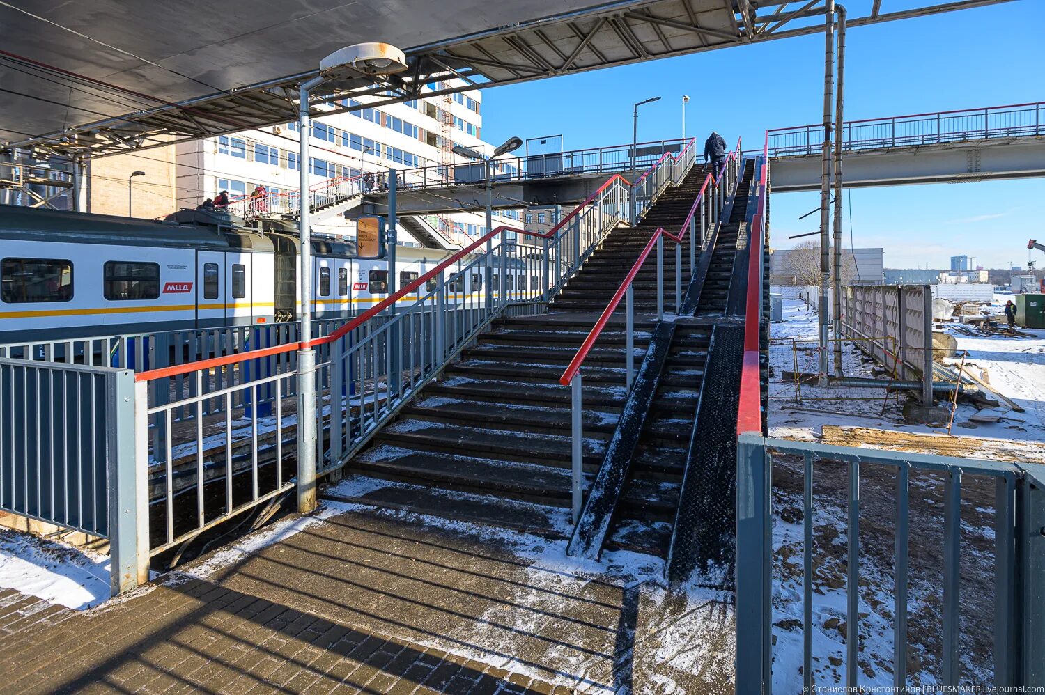 Красный балтиец станция. Жд платформа красный балтиец. Балтиец поезд метро. Красный балтиец станция. Платформа красный балтиец.