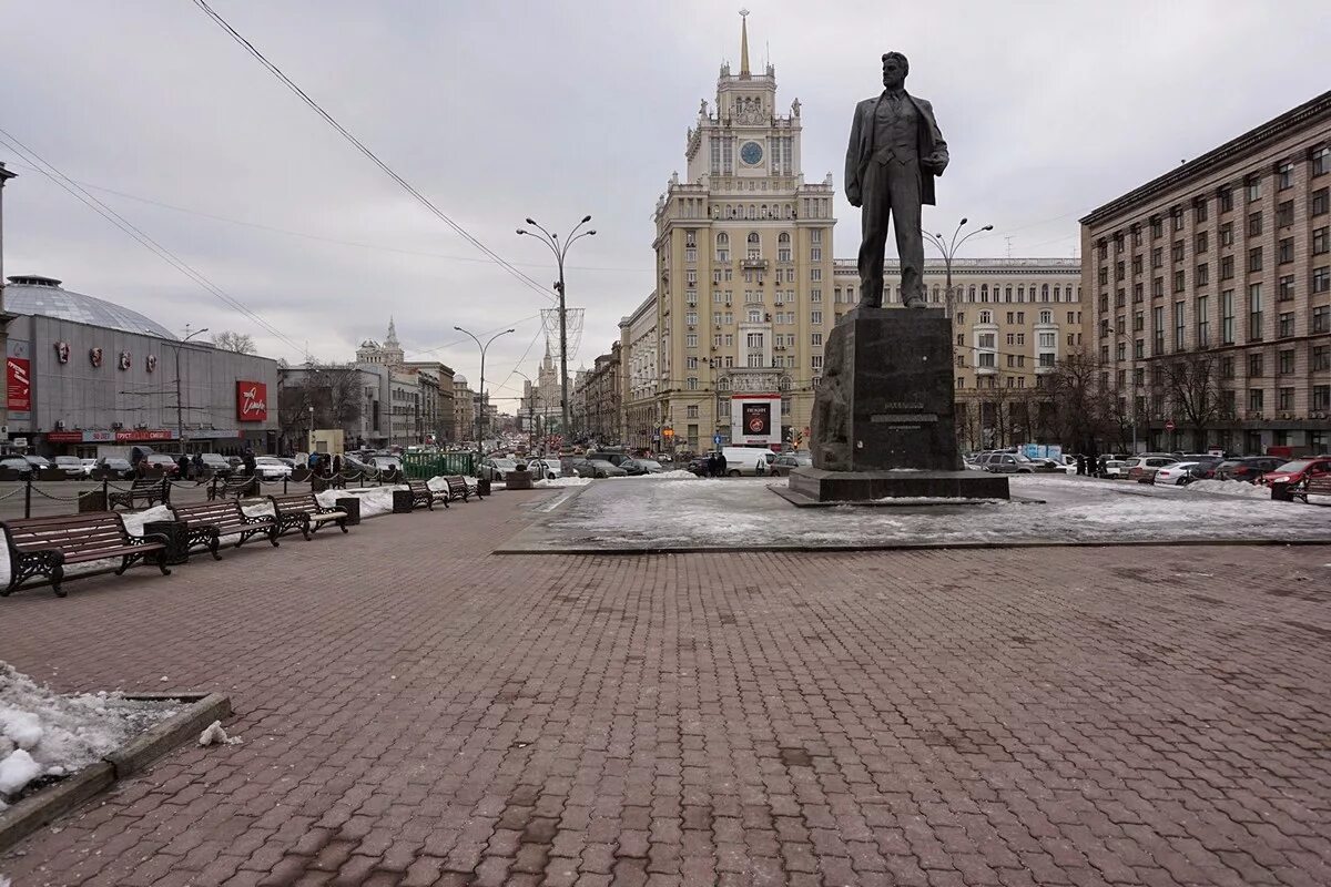 Триумфальная площадь фото YugNash.ru