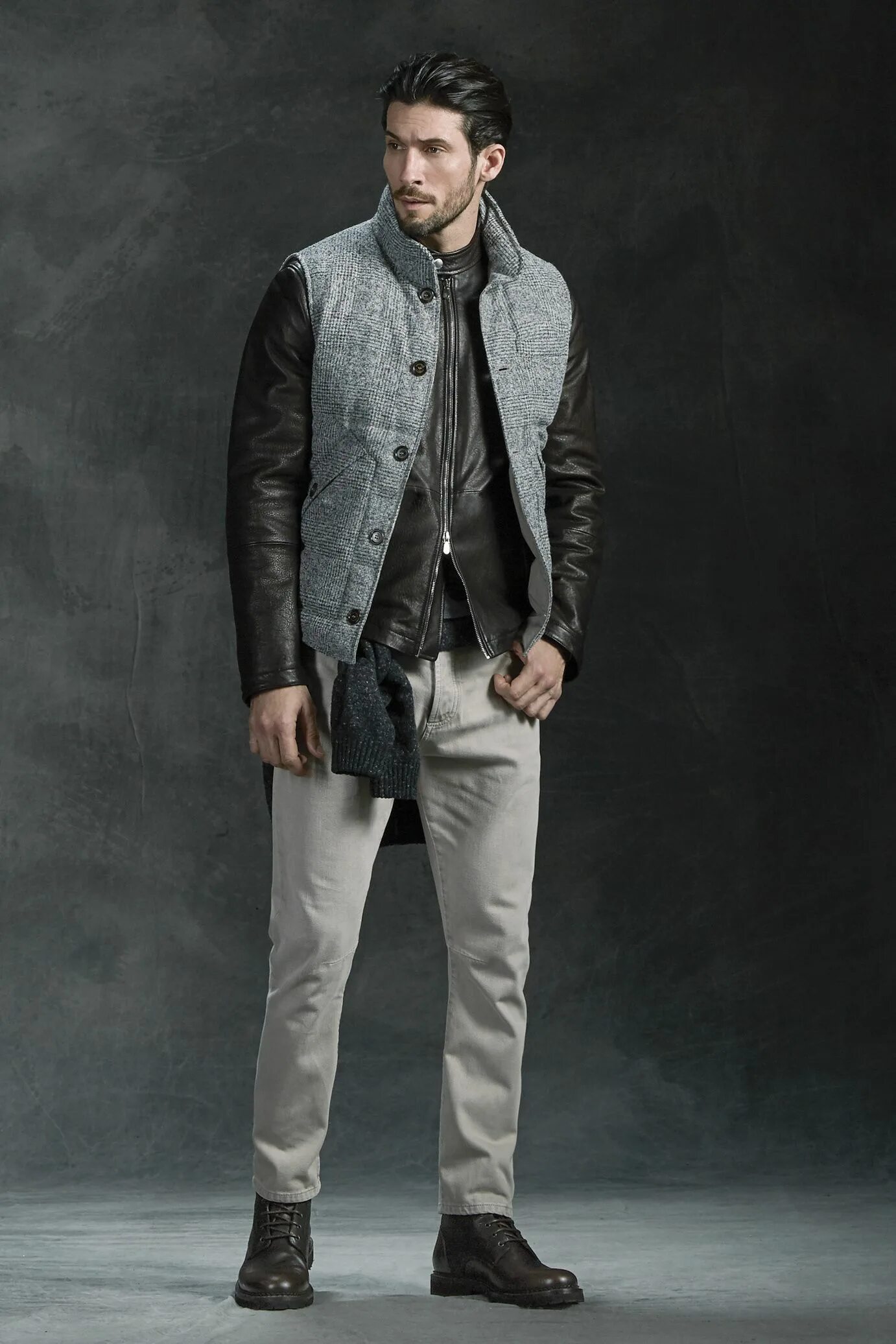 мужской casual 2023. стиль кэжуал тотал блэк мужской. мужская одежда в пол. стильный мужчина. David gandy рубашка.