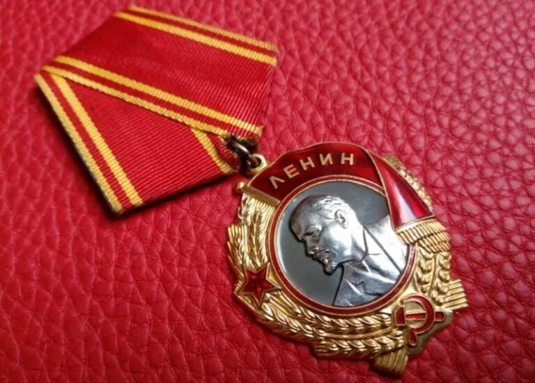 Орден ленина 1941. Орден ленина. Орден ленина 1930 года. Учреждение ордена ленина. Орден ленина 1942.