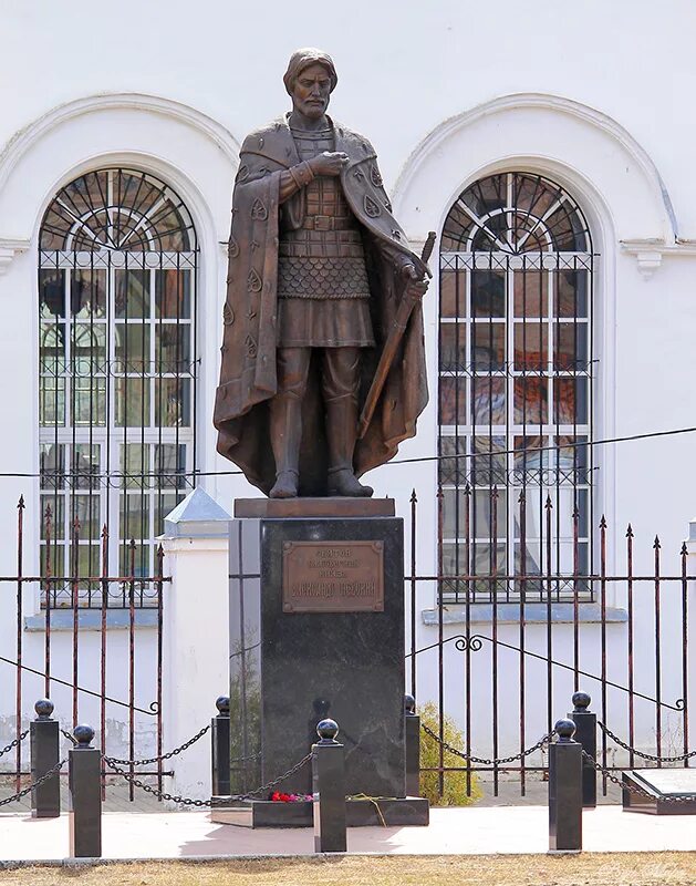 Памятник александру александрову. Памятник Александру Невскому в Александрове. Памятник Александру Невскому в Александрове на Соборной площади. Памятник святому благоверному князю Александру Невскому.