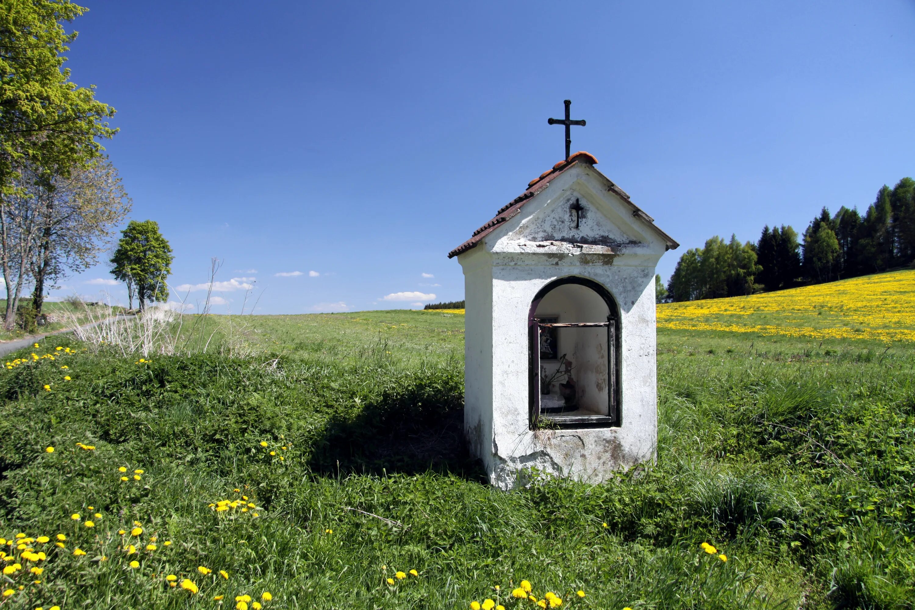 Small files. Small chapel.