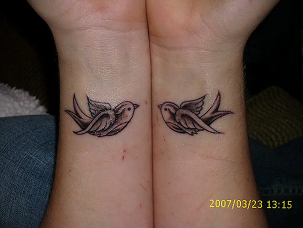 маленькие тату. маленькие тату. тату птицы. парное тату. тату на запястье.