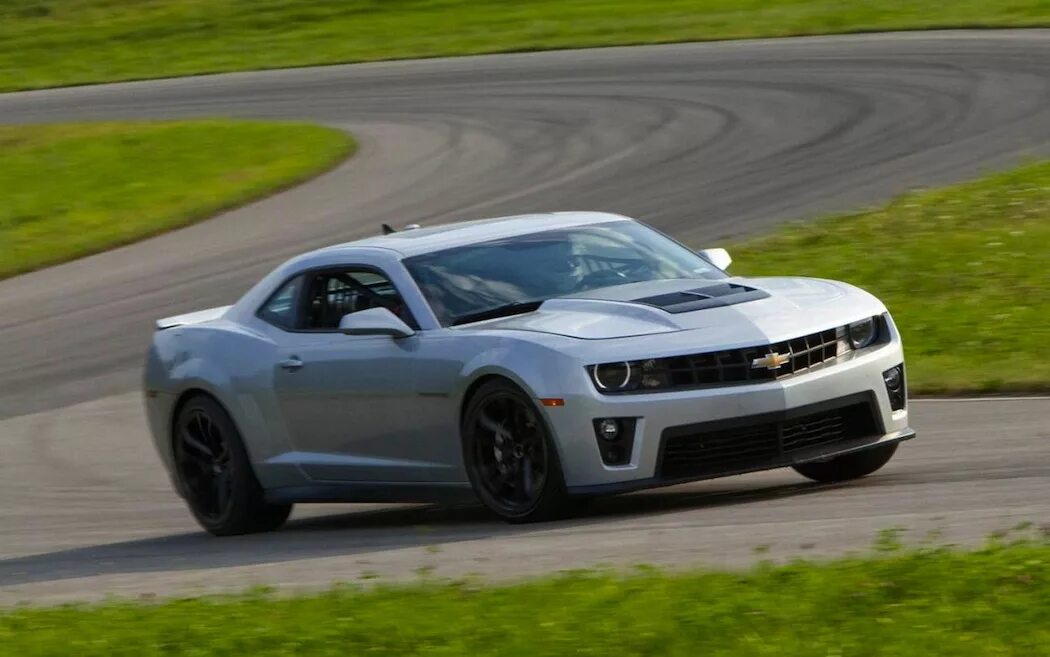 Chevrolet camaro zl1 белый. Шевроле камаро 2012. Chevrolet camaro zl1. Chevrolet camaro zl1 2012. Chevrolet camaro 2012.