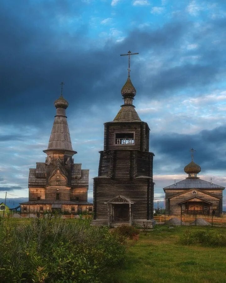 Успенская Церковь в Варзуге. Варзуга Мурманская область. Варзуга (село). Река Варзуга Мурманск.