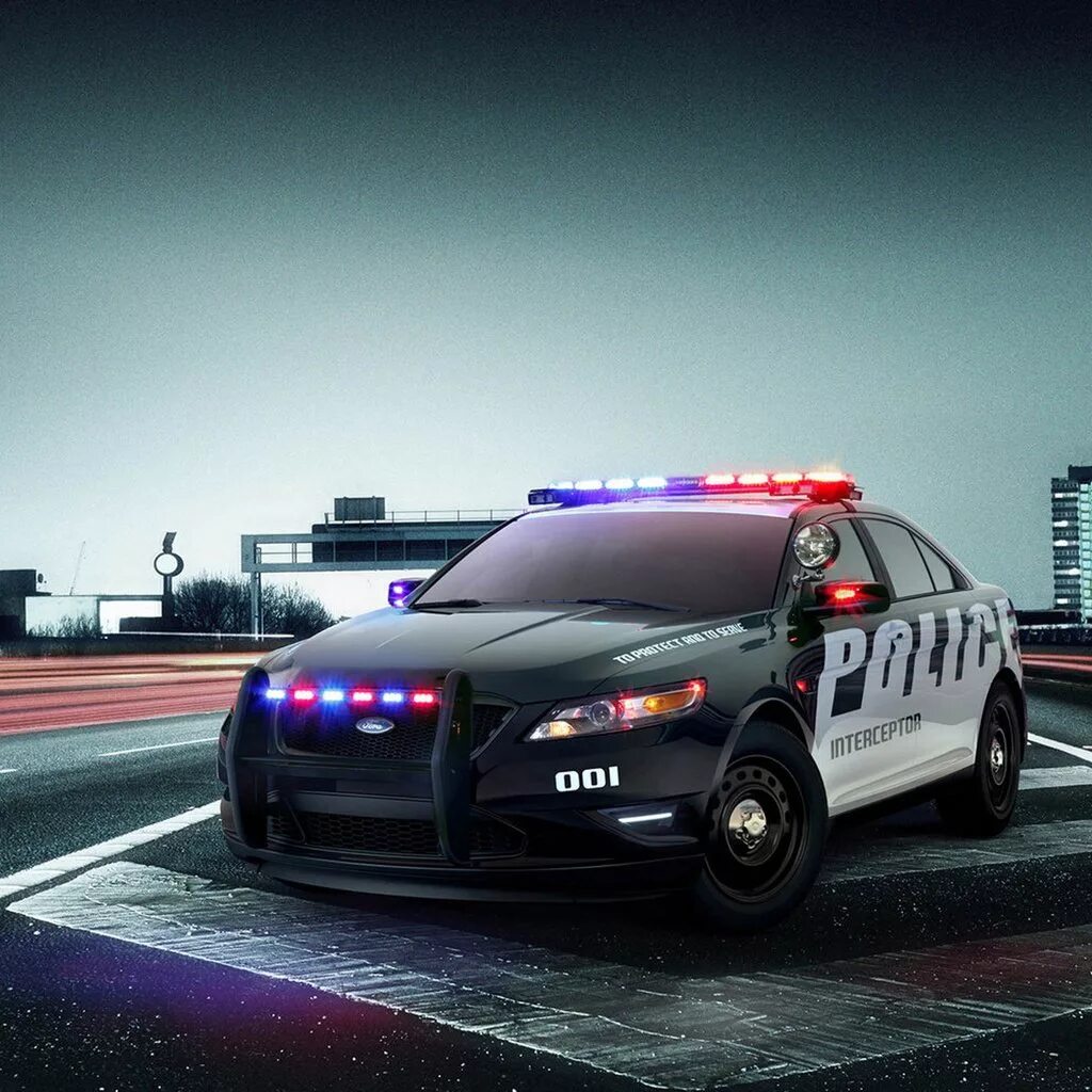 Полицейская машина догоняет машину. Ford Taurus Police Interceptor. Ford Police Interceptor. Ford Police Interceptor GTA 5. Ford Taurus Interceptor.