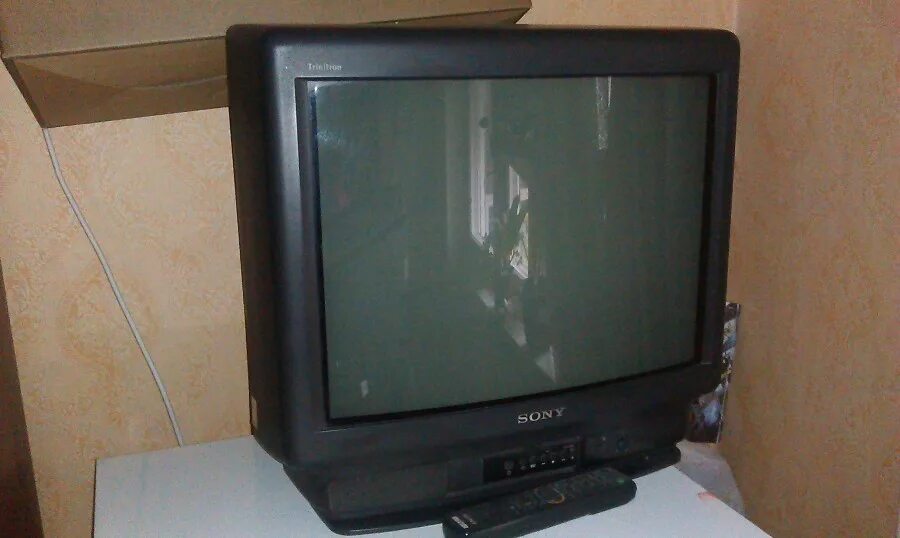 Телевизор сони тринитрон 72. Телевизор Sony 1991. Старый телевизор Sony Trinitron 21. Сони Вега тринитрон 72 см. Авито куплю телевизор сони