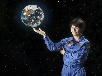 Человек совершающий космический полет