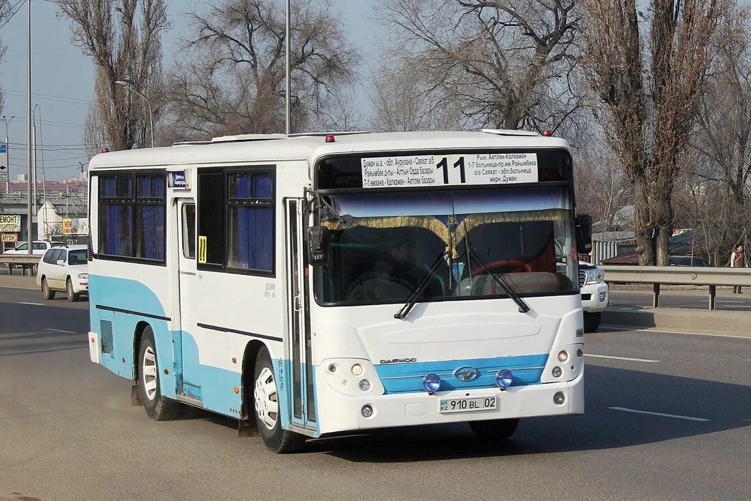 Автобус тараз. Daewoo bs090. Автобус Daewoo BS 090. Daewoo bs090 автобус Красноярск. Daewoo BS 090 зад.