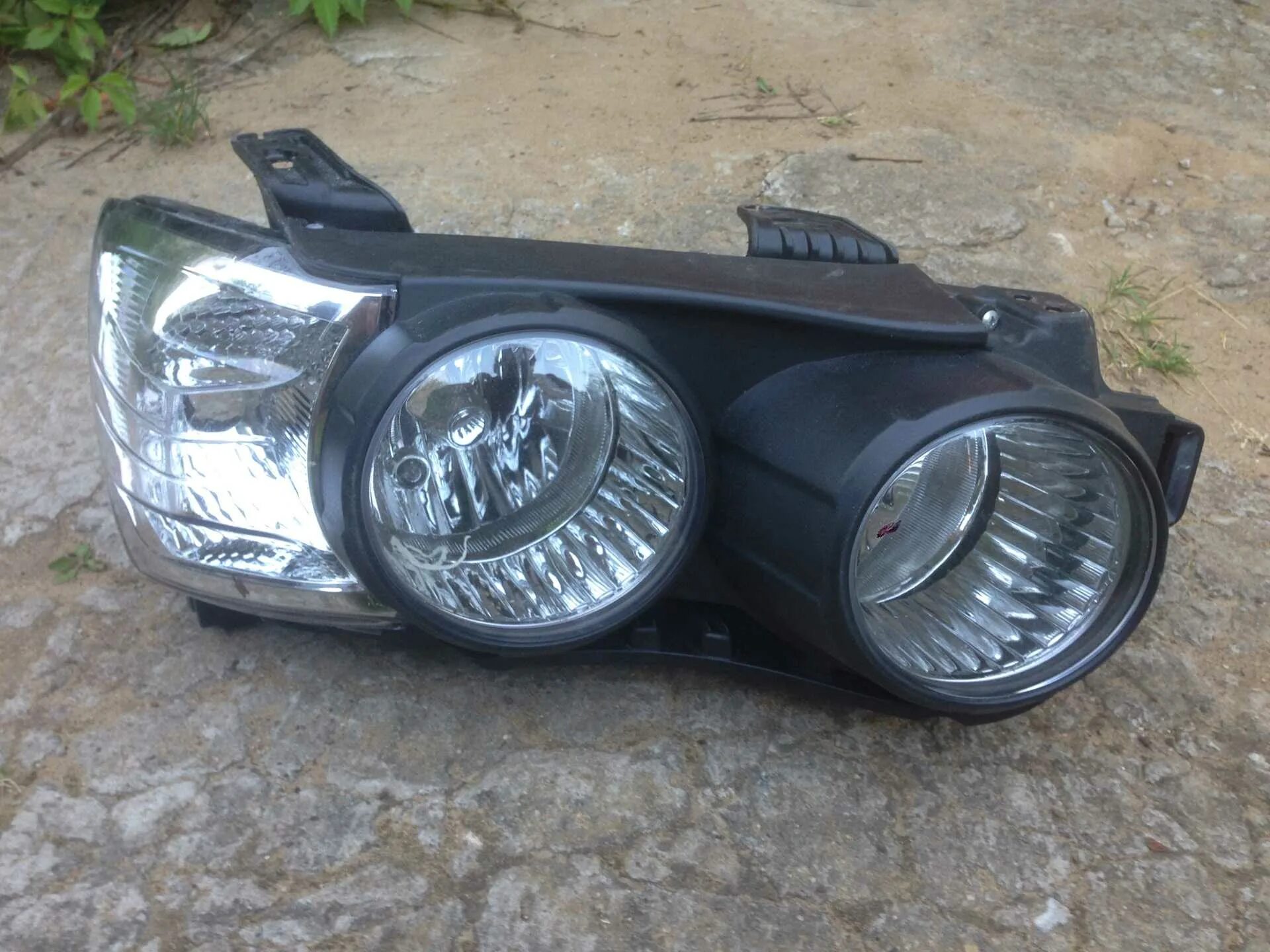 Лет фары. Лет фары