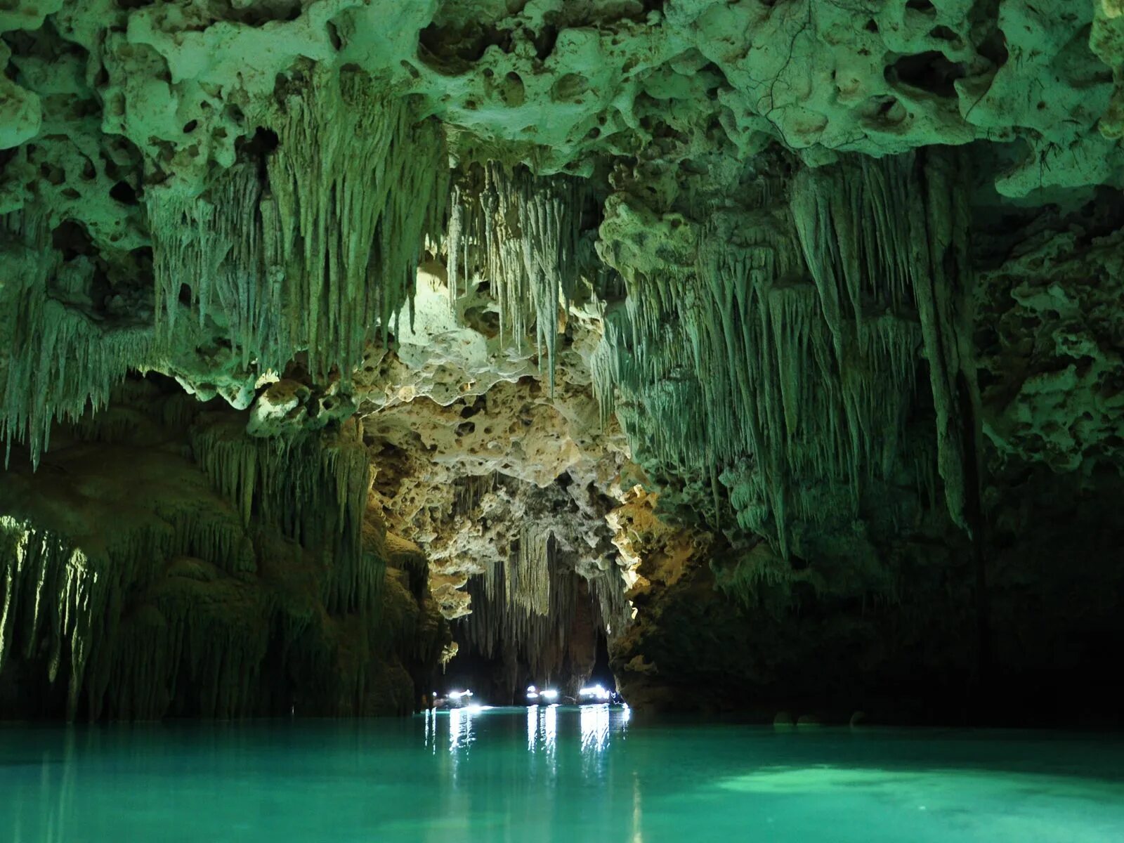 Big mother nature cave. Подземная река Хамза. Рио Хамза река. Сак Актун Мексика. Подземная река Рио Хамза.