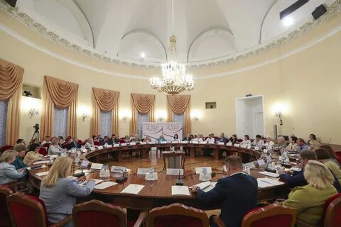 Круглый стол это история 6