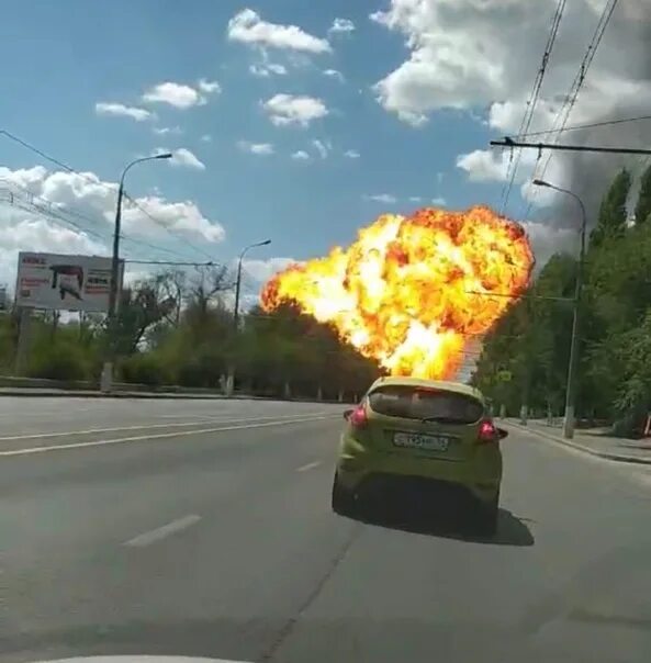 Взрыв заправки в Волгограде 10.08.2020. Волгоград 2020 взорвалась заправка. Взрыв заправки в Волгограде.