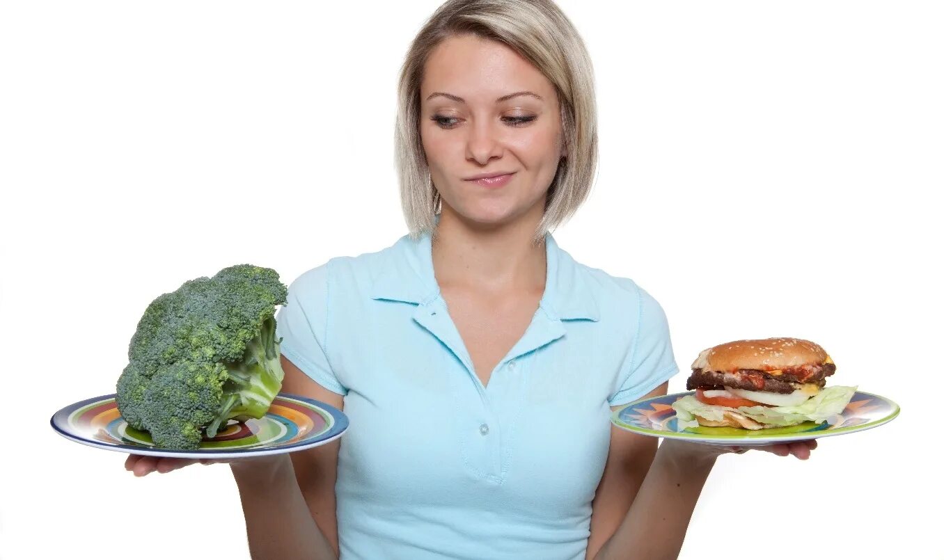 Иметь меньше. Питание женщины после 40. Ожирение и здоровое питание. Еда для женщин после 40. Женщина за 40 и еда.