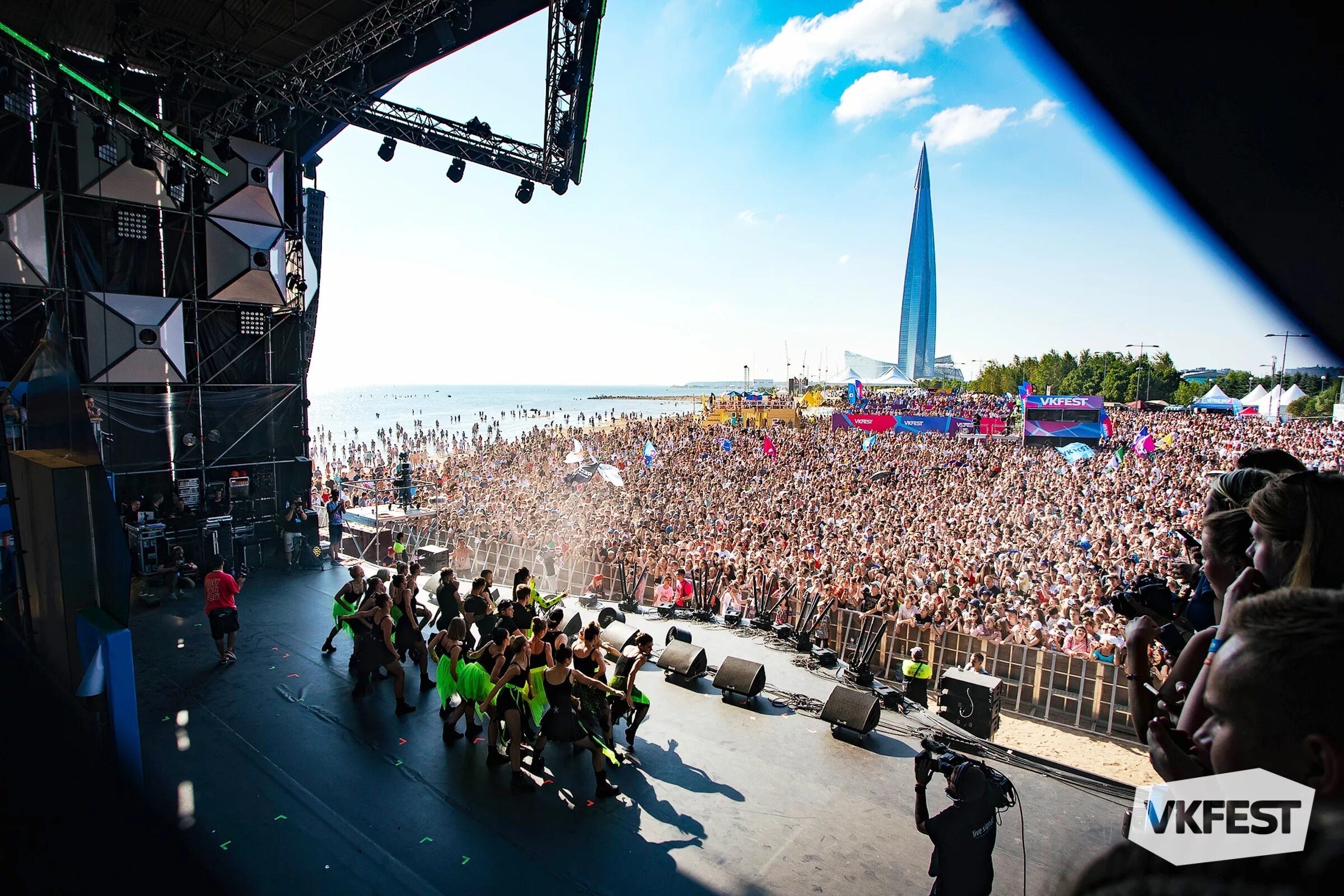 Фест в питере 2024. Bk fest. Bk fest. Сцена фестиваль. Парк 300-летия санкт-петербурга фестиваль.