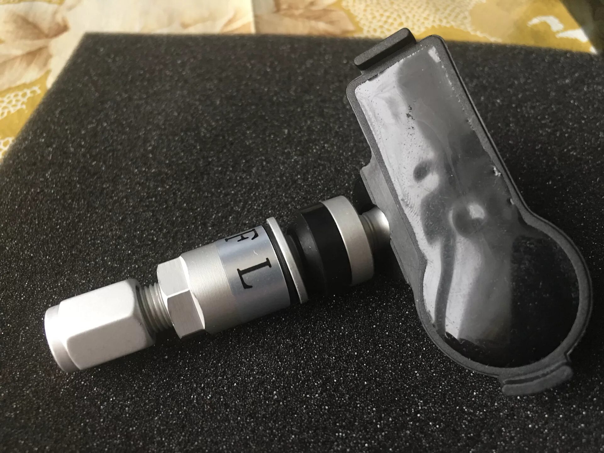 Датчик давления в колесах л200. Датчик tpms мазда сх5. Датчик давления шин оптима. Tpms sjg subaru. Tpms krogot-4t.