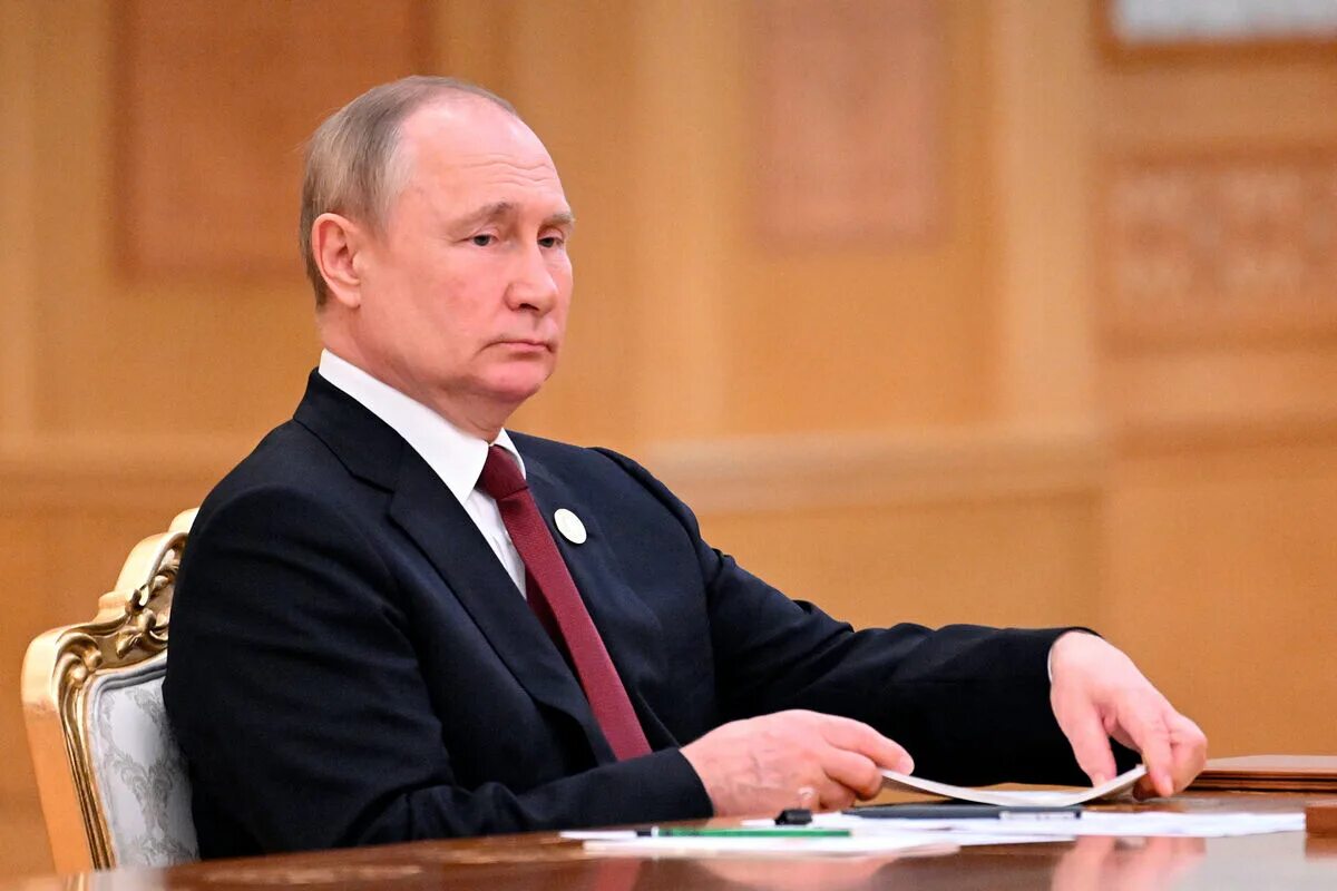 Что с президентом. Путин президент мира. Песков и Путин. Путин заявил. Президент России в Калининграде.
