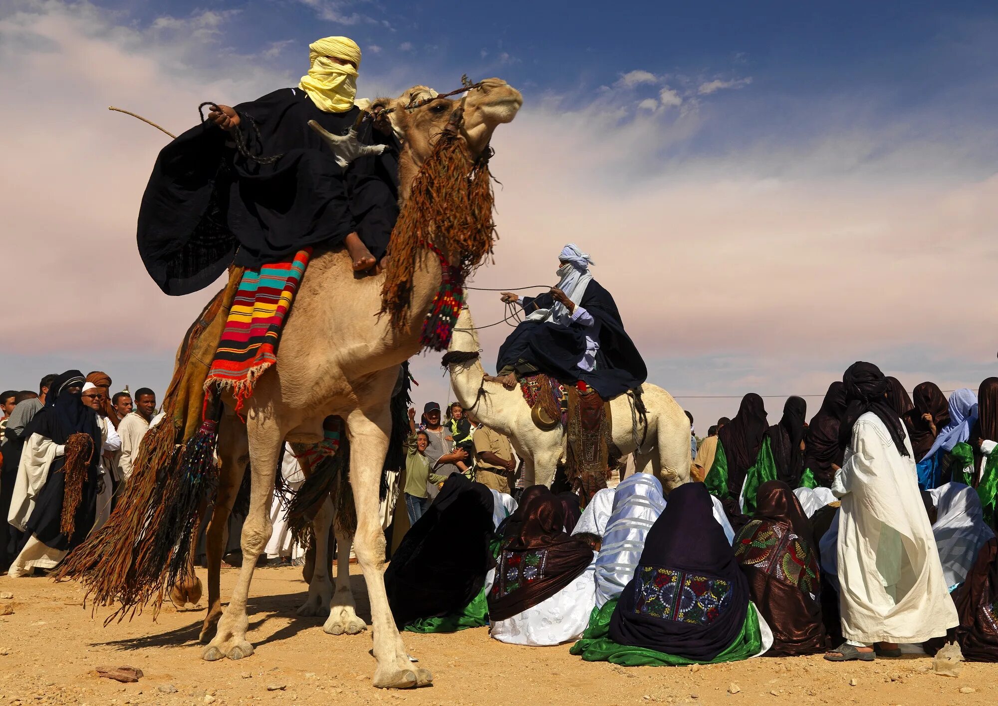 Туареги тагельмуст. Туареги Марокко бедуины. Туарег Африка. Туареги Ливия.