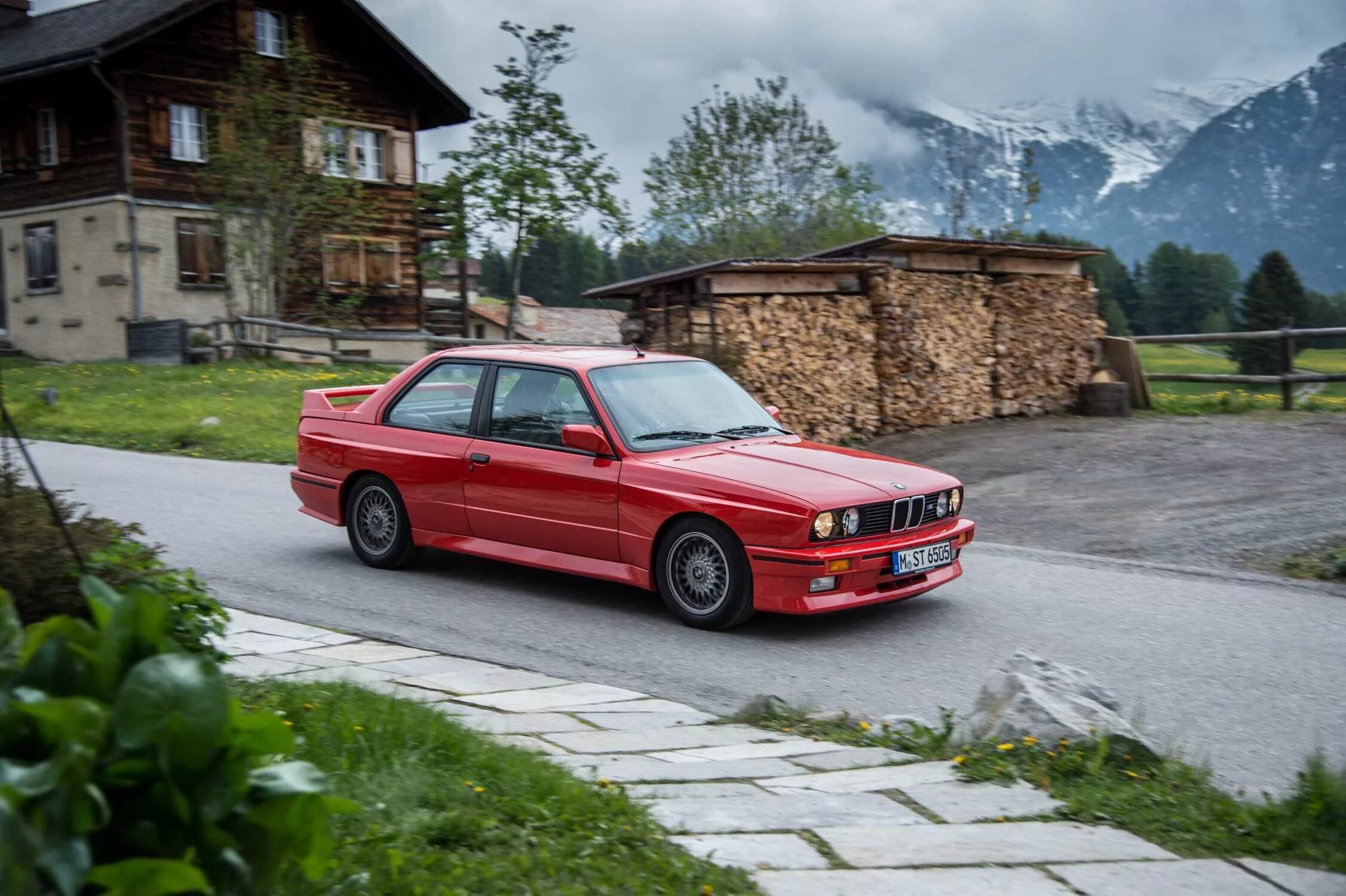 Парни с нашего двора :) BMW e34 535 + Bonus video e34 540 - DRIVE2