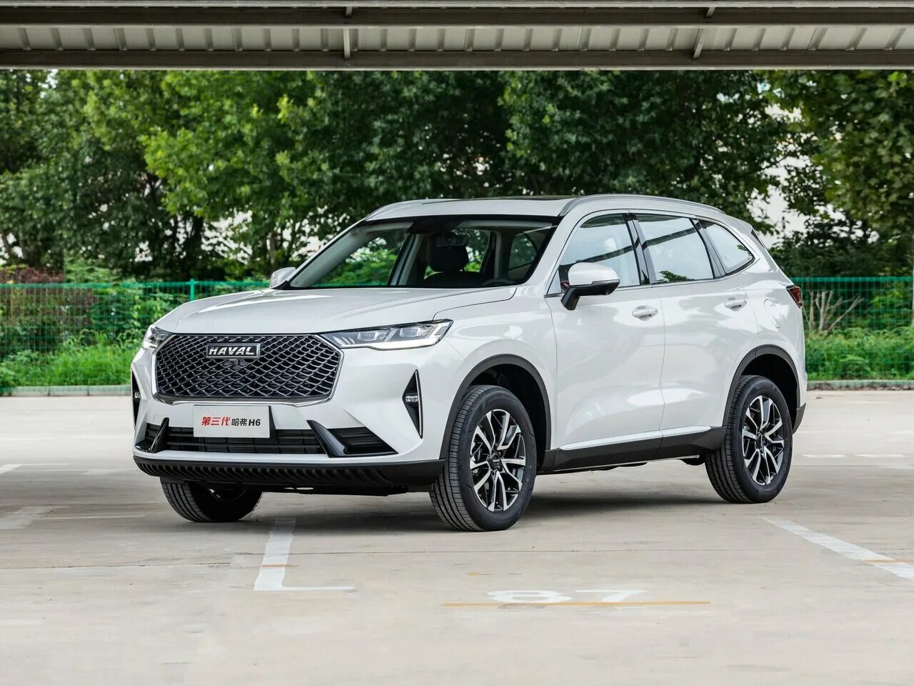 Haval H6 подрос со сменой поколений и сохранил базовый мотор. Предшественник ост