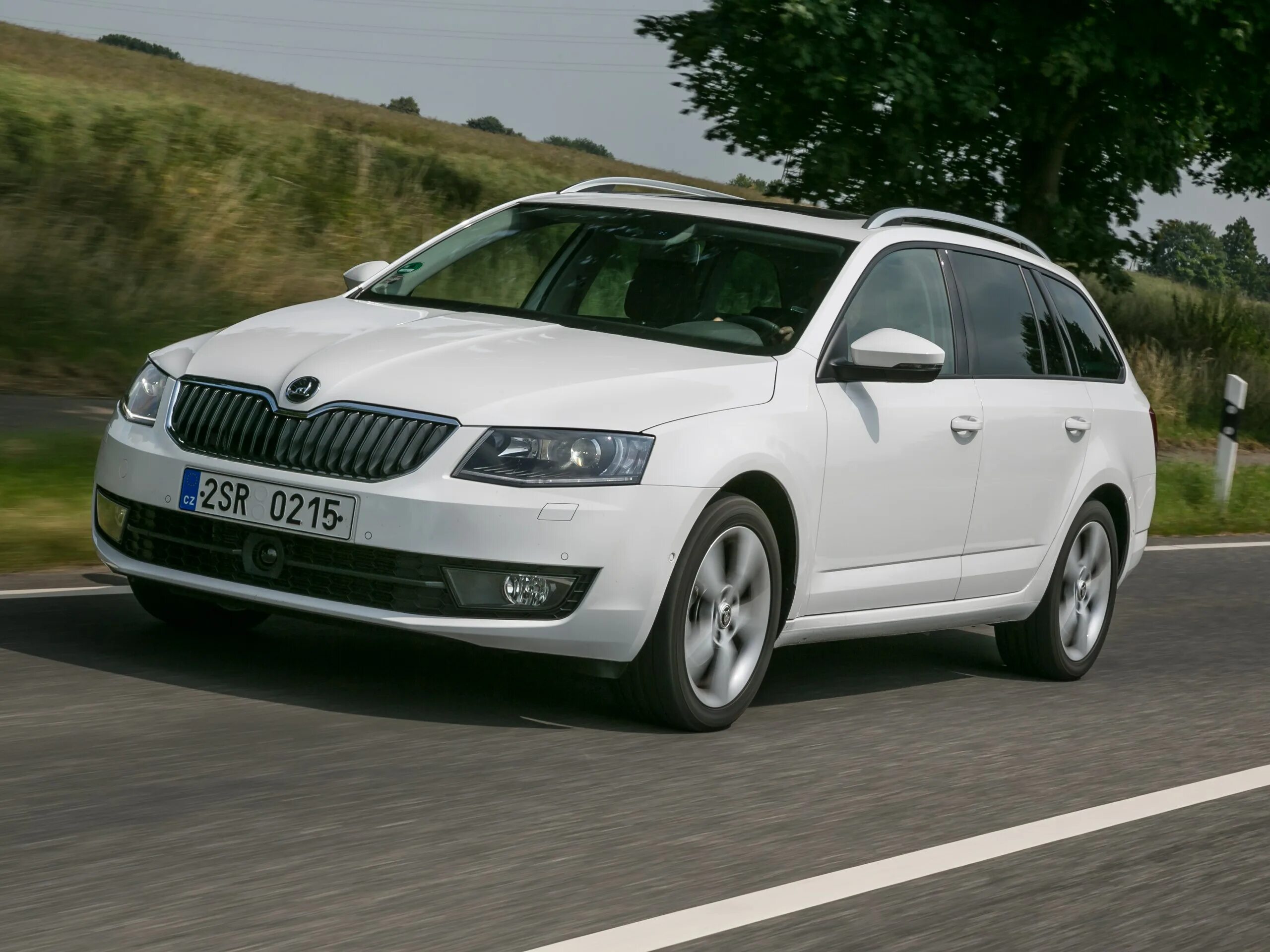 Купить шкоду в минске. Skoda Octavia Combi 2014. Skoda Octavia 2014 универсал.