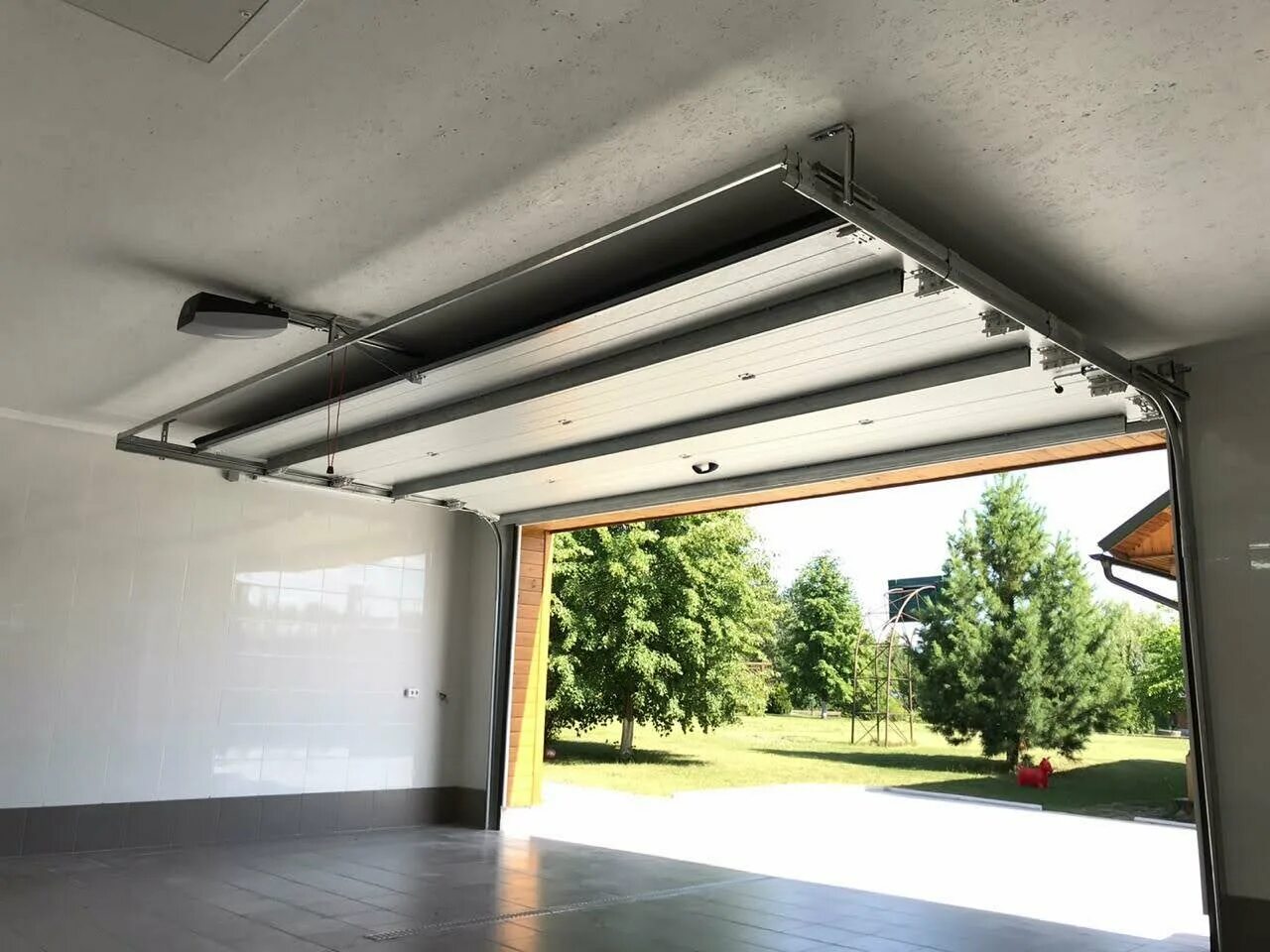 ворота дорхан для ангаро подъемные секционные. секционные гаражные подъемные. секционные ворота rsd02 doorhan. поворотные ворота для гаража. промышленные секционные ворота isd01 doorhan.