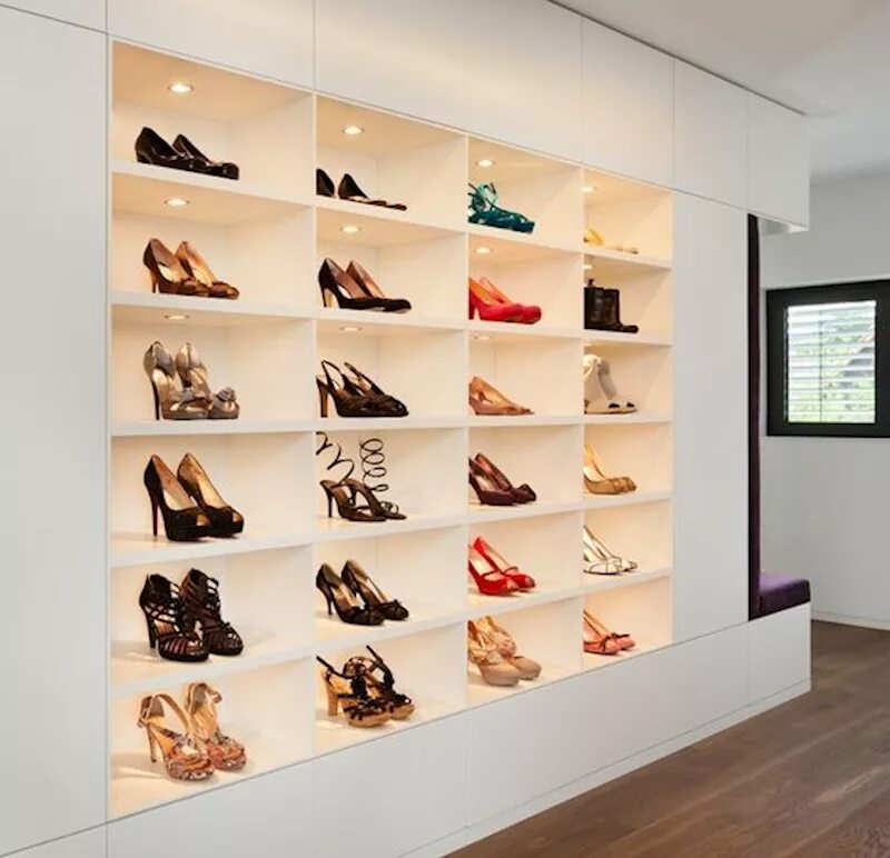 Кари обувь логотип. Товары для обуви интернет магазин. Витрина обувного магазина. Обувной интернет магазин. Товары для обуви интернет магазин.