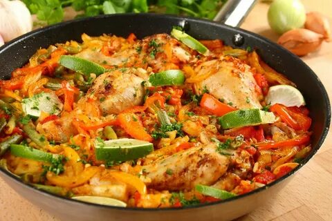 Паэлья с курицей и овощами