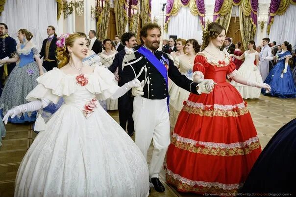 Бал во дворце. Балы в екатерининском дворце 19 века. Какой бывает бал. Какой бывает бал. Бал дебютантов санкт-петербург.