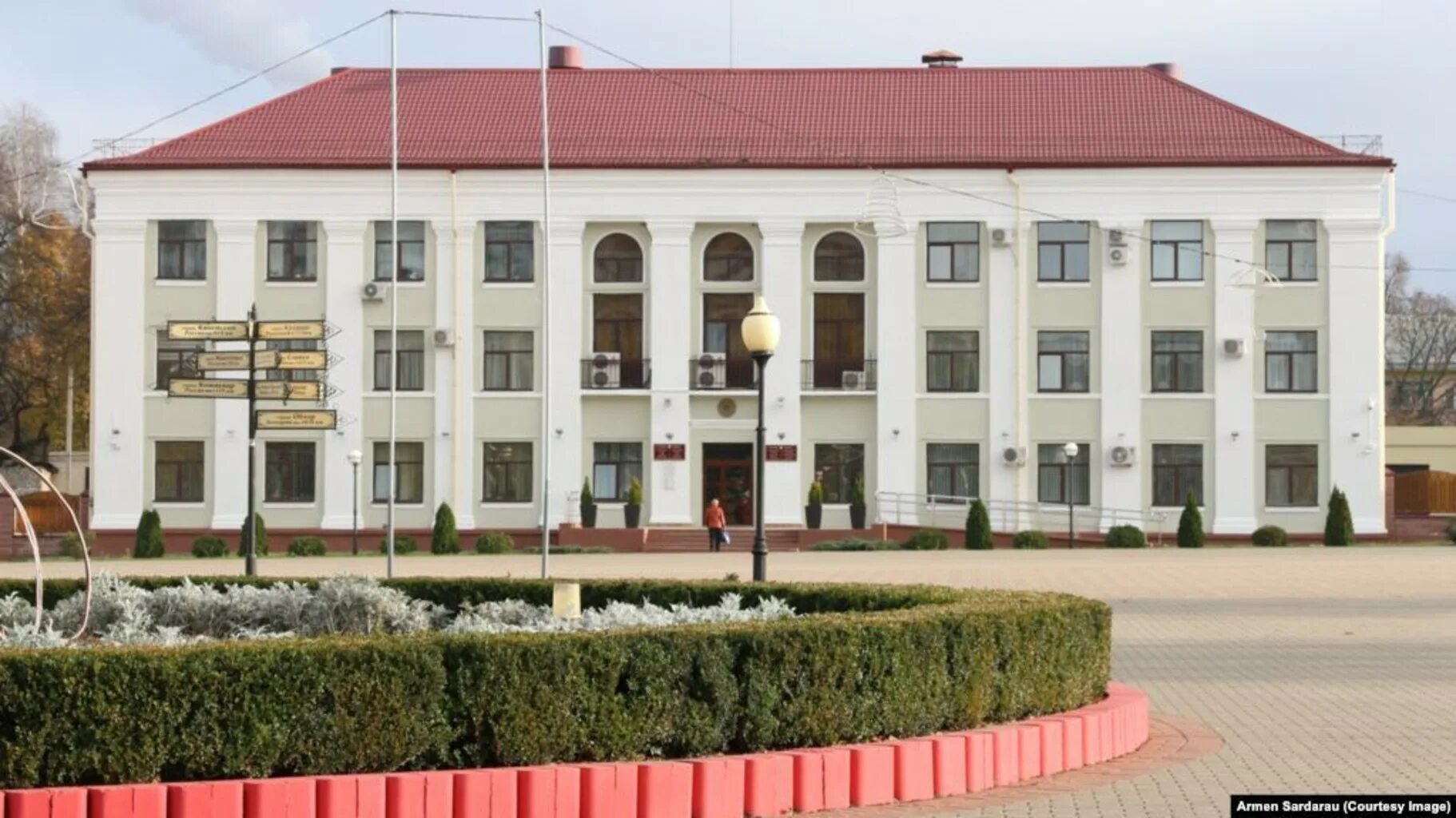 Исполком беларусь. Райисполком здание. светлогорский исполнительный комитет. волгодонск здания райисполкома. советское здание райисполкома.